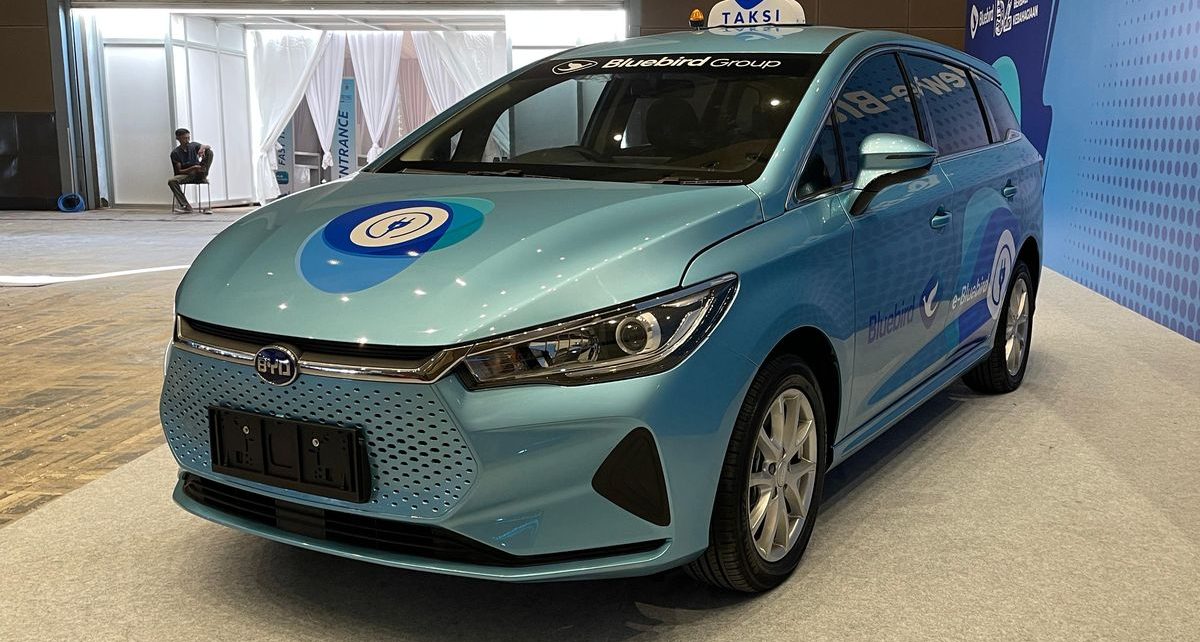 Sekarang Bluebird Punya Taksi Listrik BYD e6 Gen 2 - IDNCash